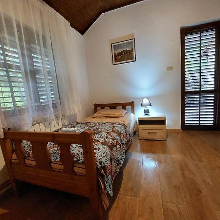 Holiday Home Milanovic Цетинє Екстер'єр фото