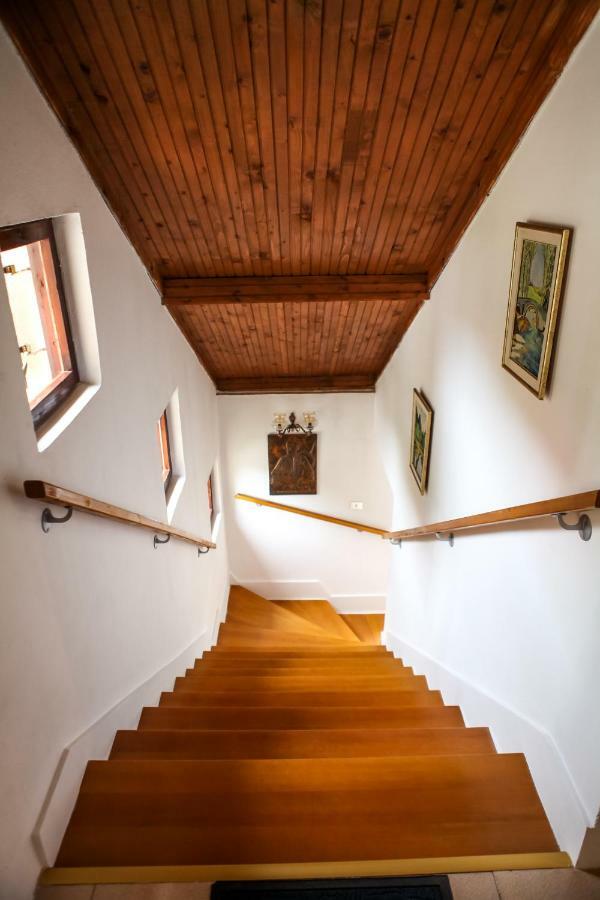Holiday Home Milanovic Цетинє Екстер'єр фото